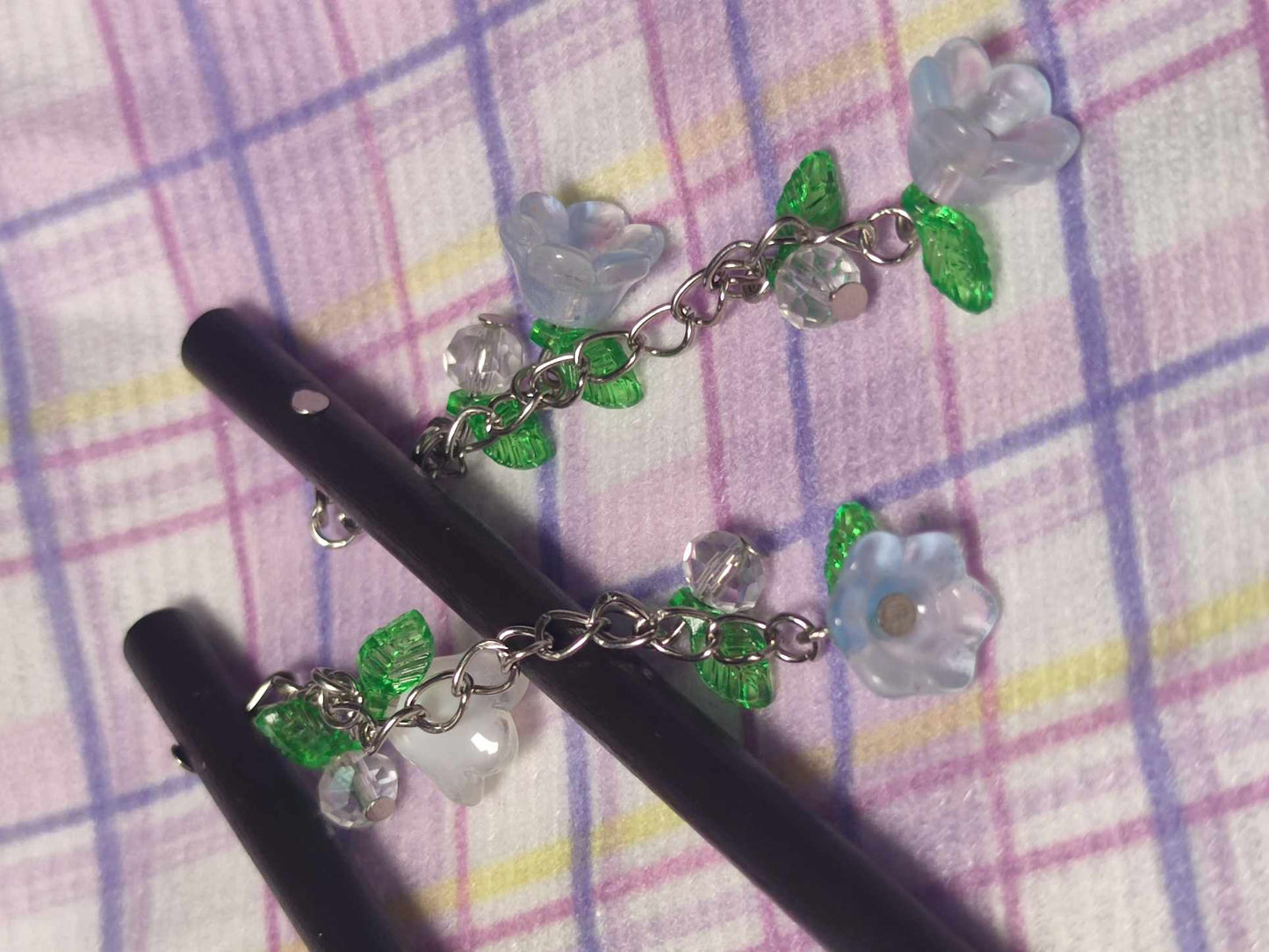 Lily's Whisper Hair Stick