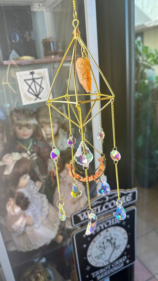 Geometric Crystal Light Multiplier